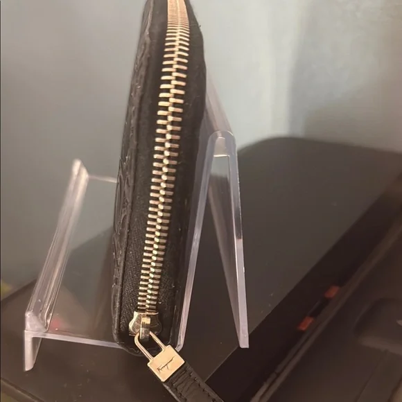 Ferragamo Black Leather Wallet - Picture 2 of 10